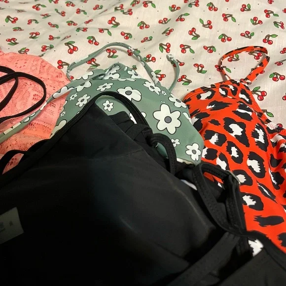 Lot of swimwear, bottoms, tops, suit and coverup.  Size medium and one small. - Picture 5 of 10